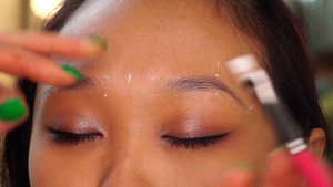 Инструкция: работать с Brow Paste. Построение формы бровей