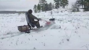 На чем нужно передвигаться по снегу зимой? Конечно на мотоблоке с гусеницами Крутец.