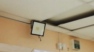 СВЕТ В МАГАЗИНЕ ПОВЫШАЕТ ПРОДАЖИ. Делаем освещение витрины дверей! Подсветка витрины своими руками.