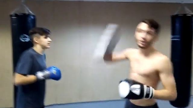 Как новичку не пропускать удары в боксе смотреть онлайн