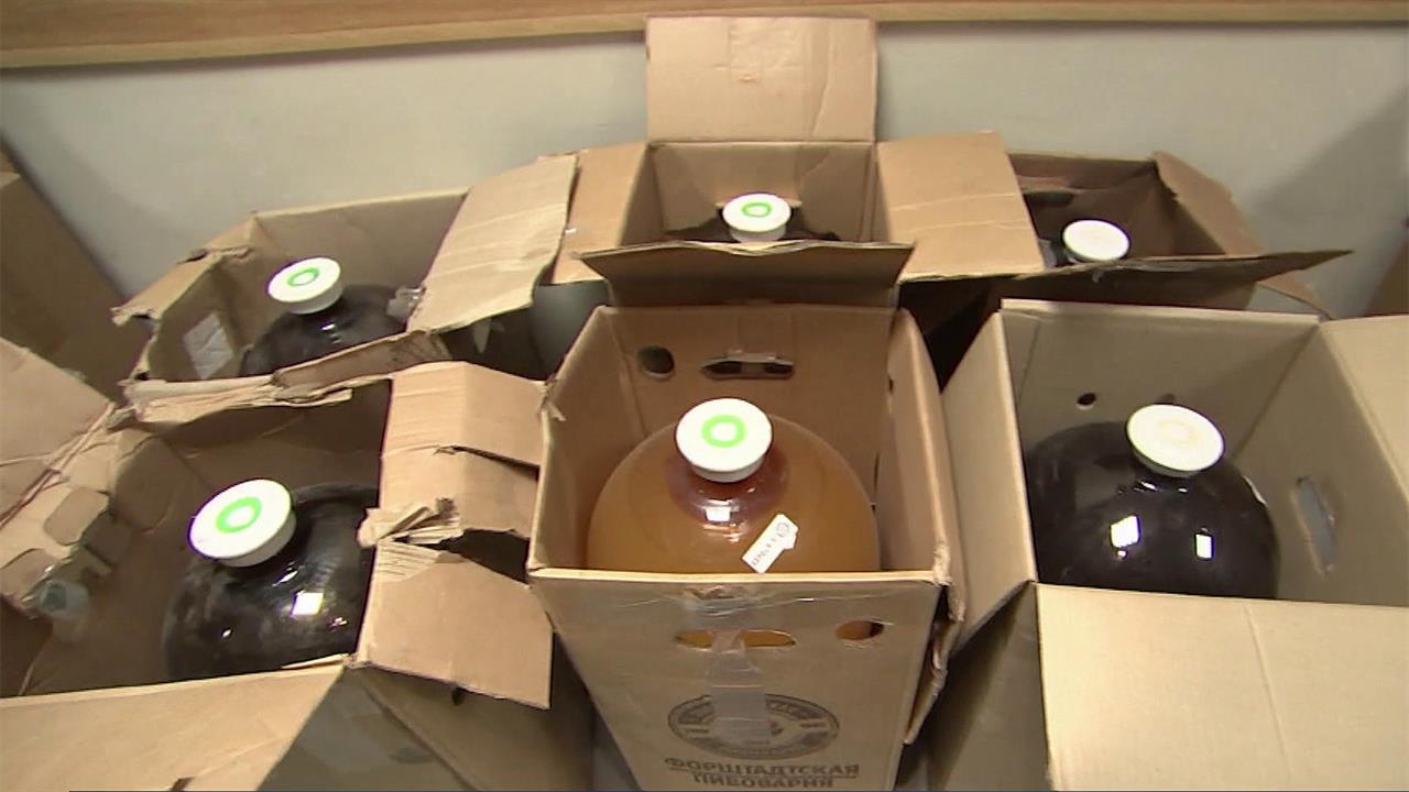 Количество отравившихся суррогатным сидром в РФ приблизилось к полутора сотням человек, 36 погибло.