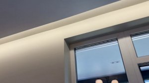 Натяжные потолки в 2-х квартире в современном стиле. Теневое примыкание evrokraab с треками maytoni.