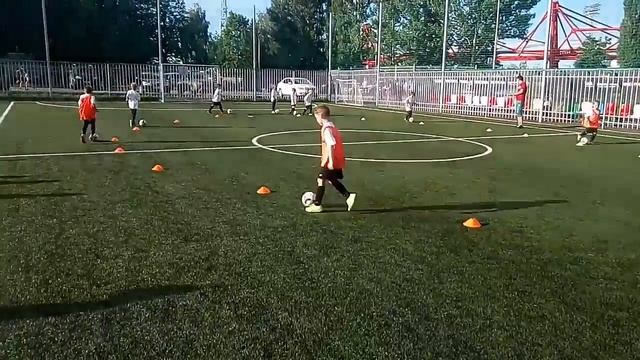 Ведение мяча по дуге смотреть онлайн