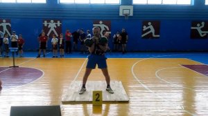 Толчок 2-х гирь весом по 24 кг.