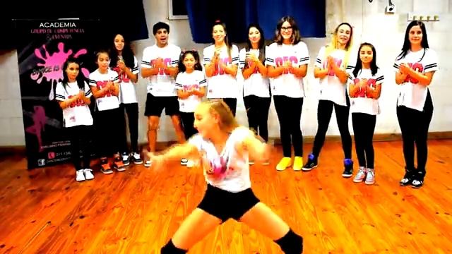 Si tu no estas Ft. Maia Repetto - Reggaeton by Emiliano Ferrari Villalobo (HD) COREOGRAFIA смотреть онлайн