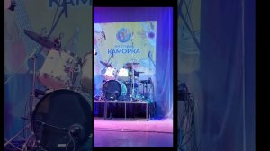 В 10 лет играет Nirvana "Drain you"+ соло на барабанах