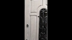 Входная дверь с терморазрывом, белым МДФ с серебристой патиной.