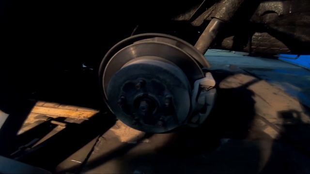 Установка проставок на Toyota Alphard смотреть онлайн