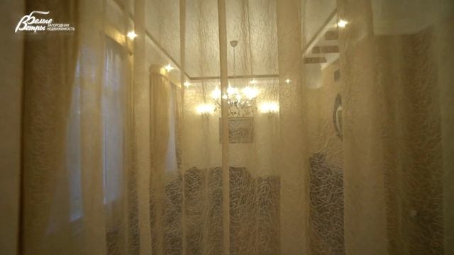 Коттедж с отделкой в классическом стиле с банным комплексом и беседкой в поселке Ильичевка