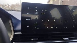 Джили Эмгранд 7 2023 пробег 2246км. Недостатки по аудио системе и удалённому запуску.