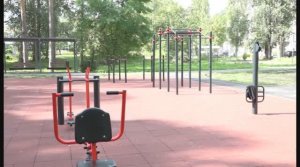В сквере «Юбилейный» сломали уличный тренажёр