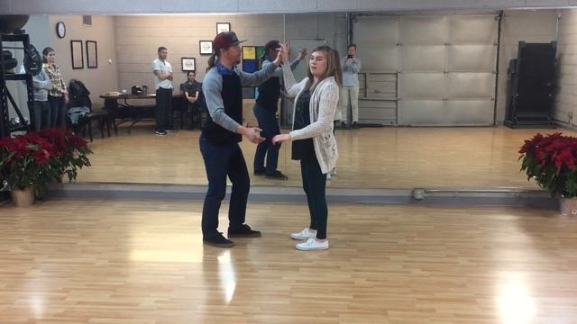 6-Count Lindy Hop for Beginners | Tuck Turns! смотреть онлайн