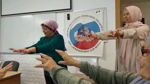 16.09.2022 В АНО Добрый мир для всех в Казани  Сафина Фания проводит гимнастику VID 20220916 113936