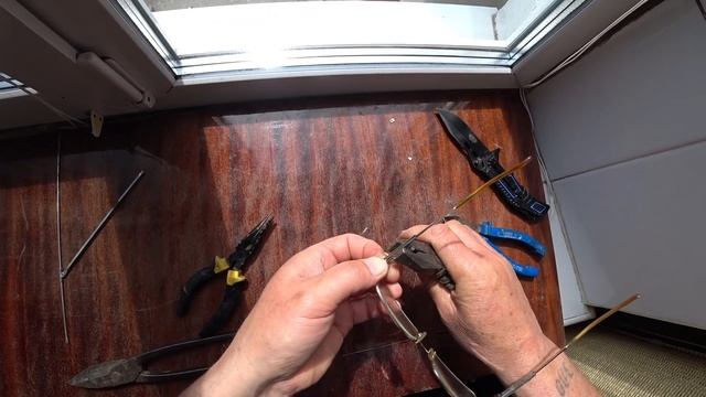 КАК ОТРЕМОНТИРОВАТЬ ОЧКИ СВОИМИ РУКАМИ. смотреть онлайн