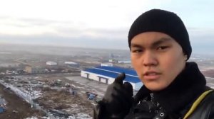 Экстрим. Спрыгнул с 15го этажа.