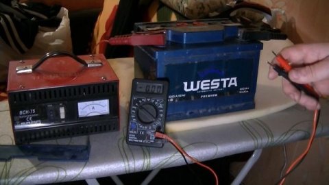 Правильная зарядка аккумулятора. Смотрим показания и полезные советы при зарядке