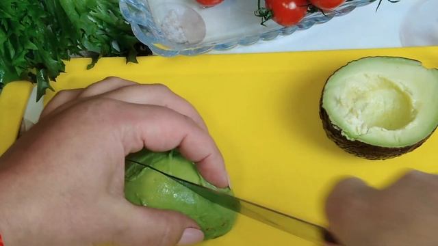 Превосходный салат к Новогоднему столу - Легкий и Свежий салат с креветками и авокадо !!!!
