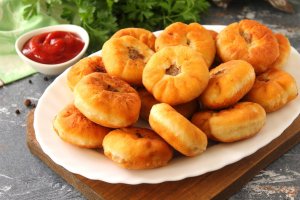 БЕЛЯШИ С МЯСОМ. ВКУСНЯШКИ, НЕ ОТОРВАТЬСЯ.