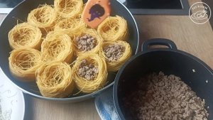 Макаронные гнезда с фаршем