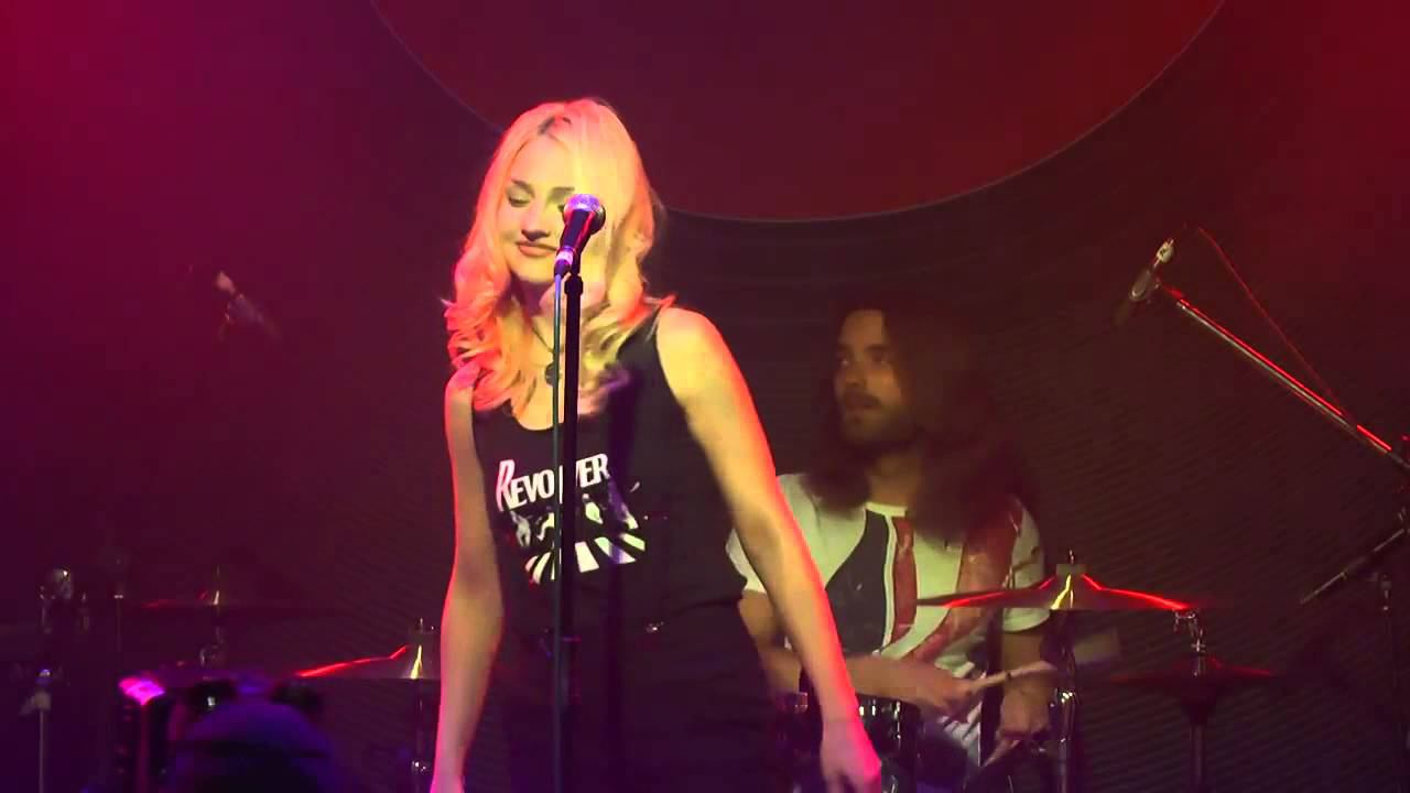 20А. Алёна Ярушина   на БИС Let it be с гр. Back from the USSR в Меццо-форте  15 .08.2015 г