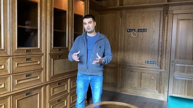 МЕБЕЛЬ В КАБИНЕТ ИЗ МАССИВА И ШПОНА ДУБА В ДЕРЕВЯННЫЙ ДОМ ПО СЕКРЕТНОЙ ТЕХНОЛОГИИ ПРОИЗВОДИТЕЛЯ