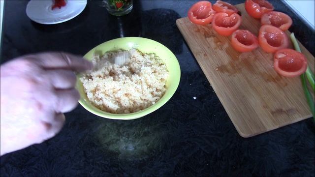 Легкий и сытный салат с кускусом и колбасой - срочно приготовьте и попробуйте! смотреть онлайн