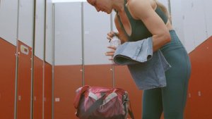 Она перестала носить нижнее белье и вот, что с ней стало...