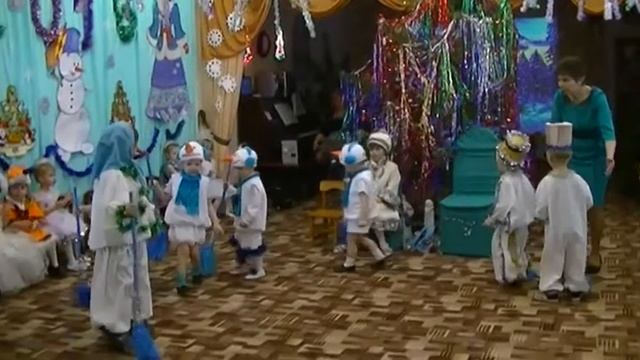 Новогодний утренник в группе №9 детский сад "Сказка" г.Нефтегорска смотреть онлайн