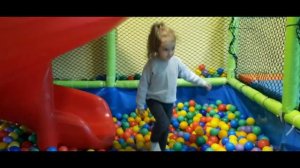 ЕВА В РАЗВЛЕКАТЕЛЬНОМ ЦЕНТРЕ/ Игровая комната