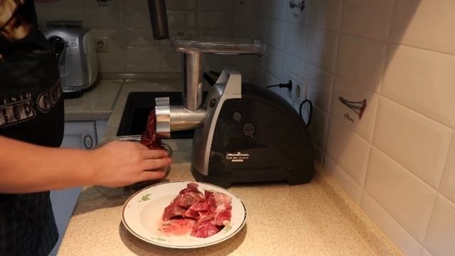 Электромясорубка Moulinex HV8 тестируем дома смотреть онлайн