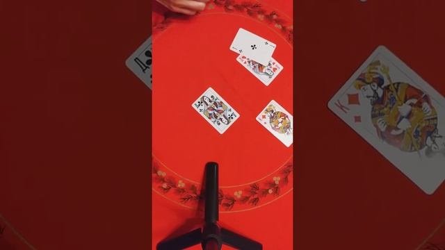 Цыганский расклад.Любовный треугольник.Бубновый король+Червовая+Бубновая Дамы. Гадание на картах.