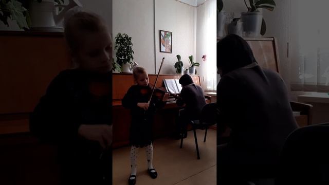 Столярчук Анна. 7 років. Концертмейстер Ольга Кім. А. Хольцер-Ромберг. Тарантелла для Марселли. смотреть онлайн