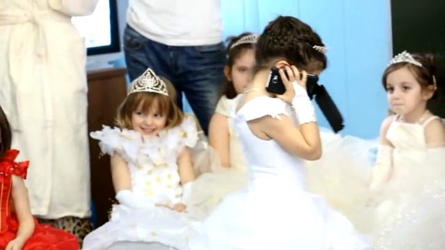 Новогоднее выступление группы "ЛАСТОЧКИ" Детский сад № 80 г. Грозного смотреть онлайн