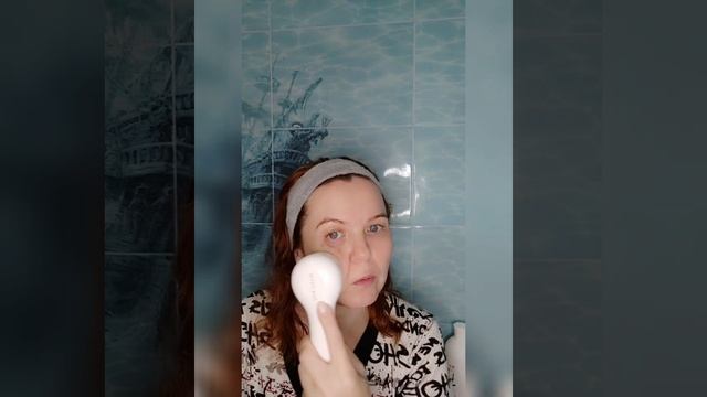 Очищение при помощи Системы по уходу за кожей invigorate Sonic™ смотреть онлайн