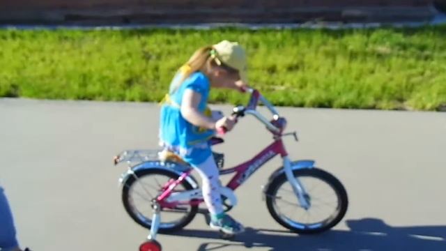 Влог Супер велосипед для Лизы самый крутой Бумер , часть первая! girl bumer смотреть онлайн