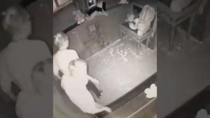 Ржака! Смельчаки решили толпой пройти квест, Темная Комната, но что то пошло не так!!!
