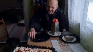 Приколы на черничном хуторе. Как два зятя тёщину сметану делили.