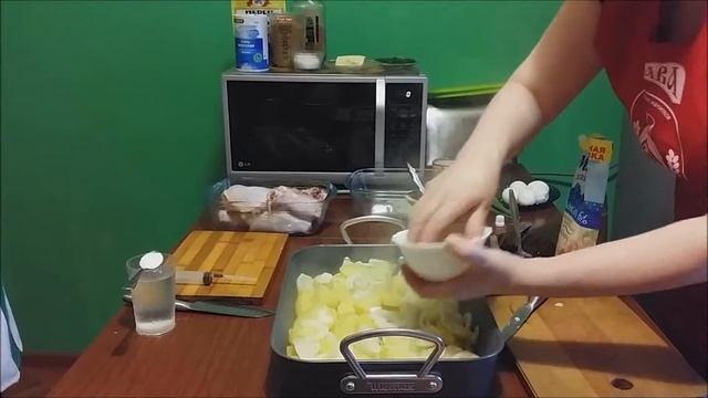 Жареная курица , картошка по-деревенски !+крабовый салат смотреть онлайн