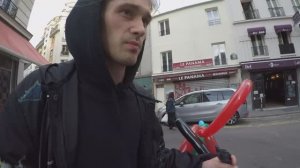 SOS - Франция, Париж. Кладбище Пер-Лашез. Первое уличное выступление Сергея с шариками |16+