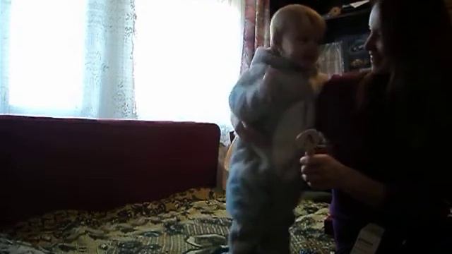 Нам 1 год и 4 месяца. Вот что умеет Алиса смотреть онлайн