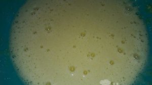 Шарлотка с черносливом