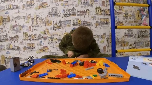 Часть 1 Эвакуатор и полицейская погоня Лего Сити LEGO CITY 60137 смотреть онлайн