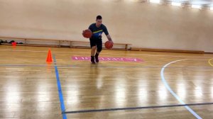 30 УПРАЖНЕНИЙ С ДВУМЯ МЯЧАМИ В БАСКЕТБОЛЕ.2 BALL DRIBBLING DRILLS BASKETBALL. ДРИБЛИНГ ДВУМЯ МЯЧАМИ