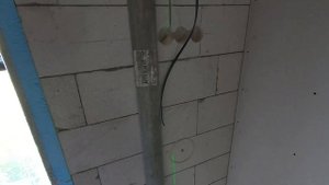 ПРОСТЕЙШАЯ ШТРОБА ДЛЯ КАБЕЛЯ В ГАЗОБЕТОНЕ