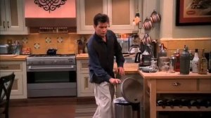 Два с половиной человека.