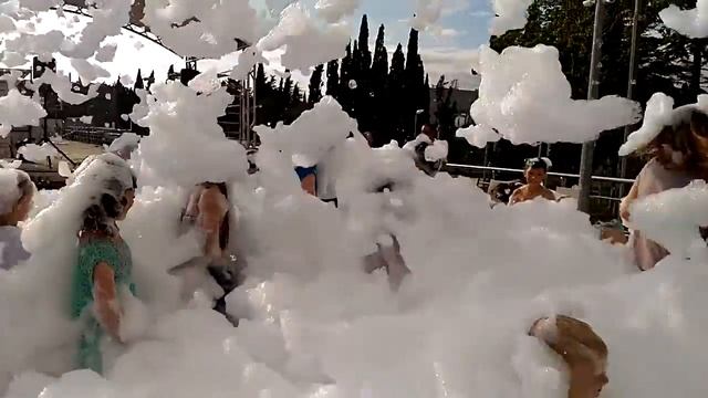 Путешествие в лето. Часть 10 | ОТДЫХ В СОЧИ С ДЕТЬМИ | Пенная вечеринка смотреть онлайн