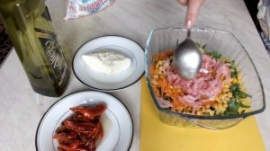 САЛАТ С ВЯЛЕНЫМИ ПОМИДОРАМИ И РУККОЛОЙ РЕЦЕПТ