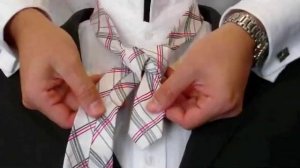 How To Tie A Tie | The Full Windsor Knot | How To Tie A Tie For Beginners