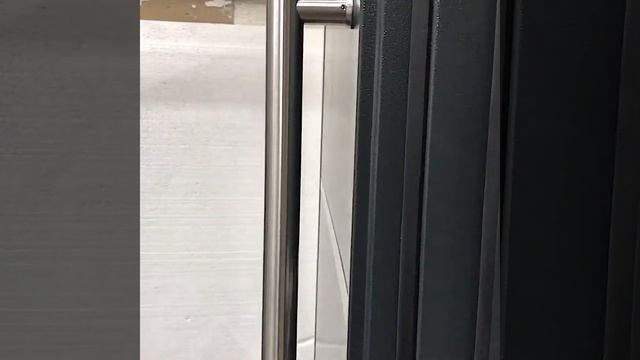 Двустворчатая термодверь с ручкой скобой #Термо #Двериназаказ