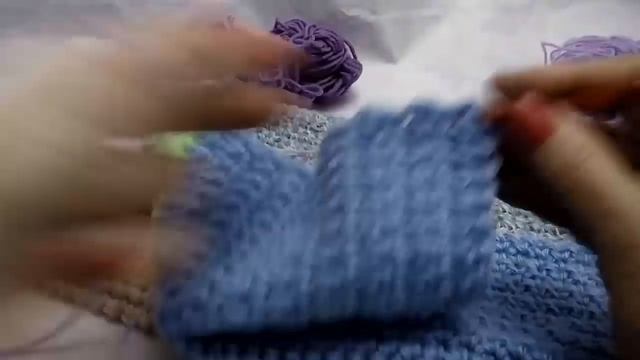 Вязаный коврик из помпонов.Как связать коврик без финансовых затрат.